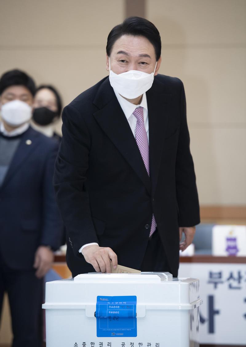 2025新澳门天天开好彩.和韩总统选举事前投票与韩国总统投票