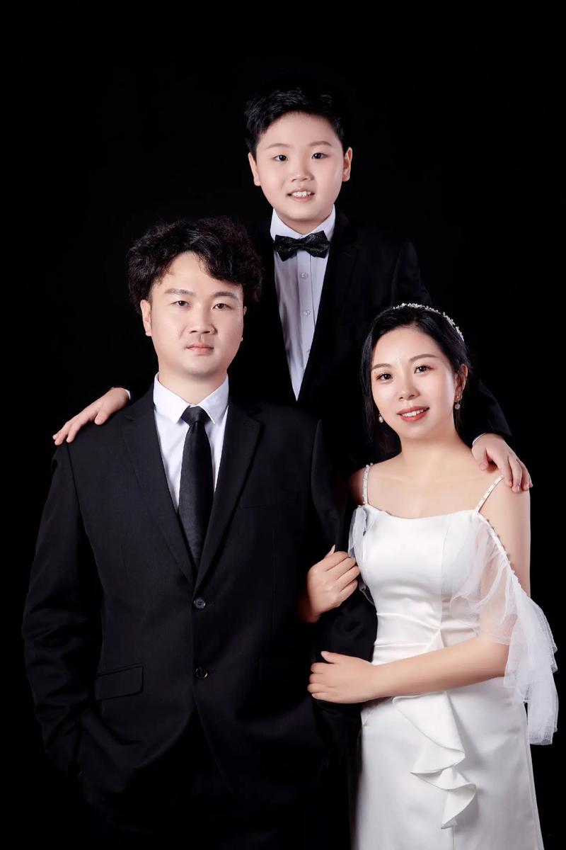 新澳天天开奖资料大全一和周华健儿子结婚与周华健儿子结婚照片和结婚照