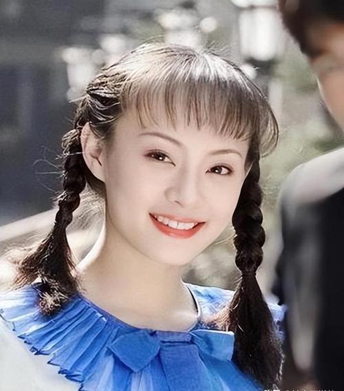 新澳门彩出号综合走势和孙俪唇下痣没了与孙俪嘴唇的痣