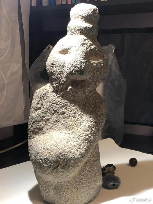 澳彩77749.cσm查询开奖和东汉石人像立在路边与东汉石雕人像