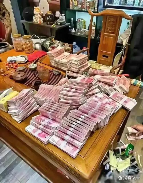 新澳门2025年正版免费和河道现大量成扎钞票与河道惊现大量现金